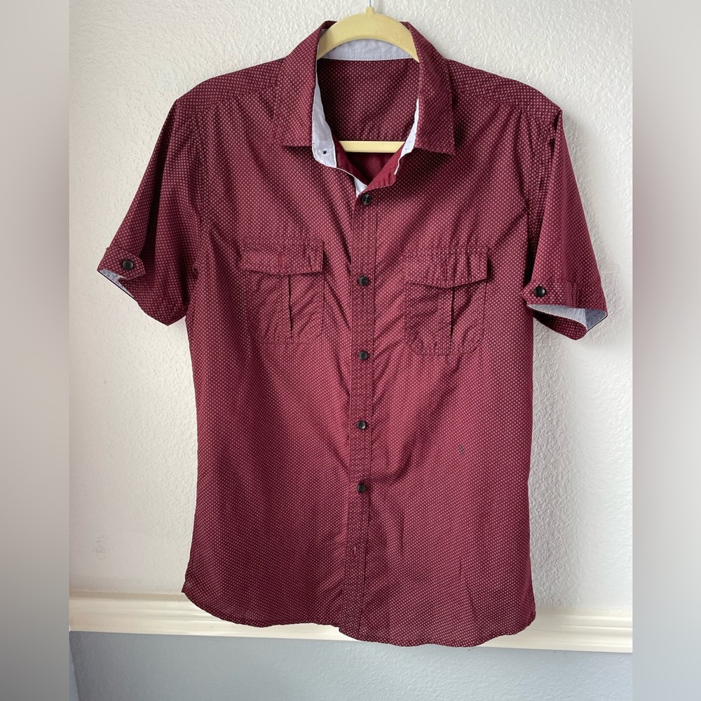 Small size maroon color buttons down with pockets shirt for men
